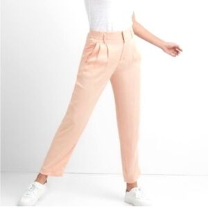 Gap Pink Drapey Trouser Pleated Pants Lt pink Womens size 8 Belt loops Tapered